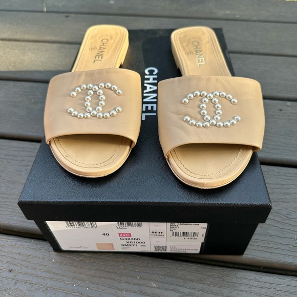 Chanel Pearl leather slide on sandal 40 9 - Picture 7 of 7